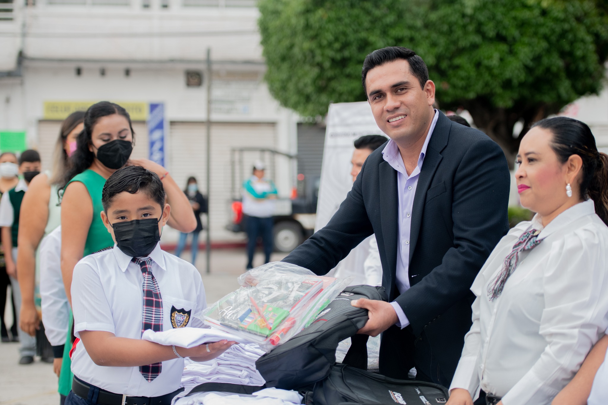 ENTREGA DE PAQUETES DEL BIENESTAR EDUCATIVO EN TLALTIZAPÁN